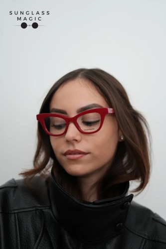 Alexander McQueen AM0381O - 003 - 47 Oprawki korekcyjne Czerwony Kocie oczy