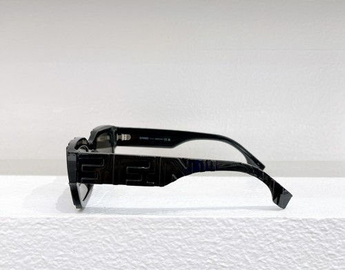 Fendi FE40104I - 01C - 50 Okulary przeciwsłoneczne Czarny Kanciaste